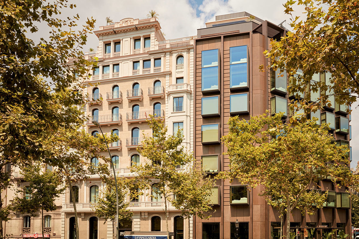 <b>Almanac Barcelona</b> - Located on a tree-lined street and close to high end shopping and restaurants, this sleek hotel has art-deco vibes with swanky touches. The rooftop terrace has a pool and sundeck, and the luxe restaurant offers Mediterranean cuisine.