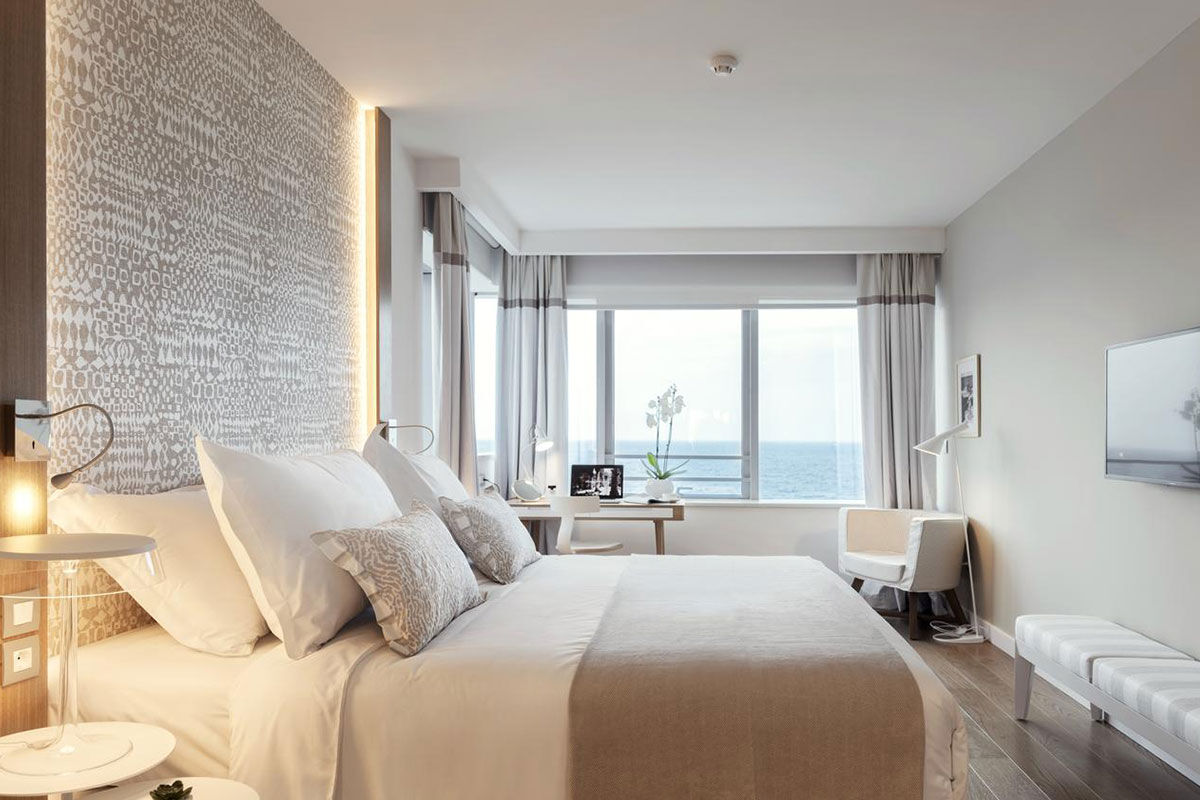 <b>Hotel Bellevue</b> - Sleek and romantic, the Hotel Bellevue is built high on a cliff overlooking Miramare Bay. Only a short distance from the Old Town, guests love to explore the city during the day and retreat to this modern, upscale hotel for a beachside dinner, evening cocktail and relaxing sleep before tomorrow’s private-beach-day.