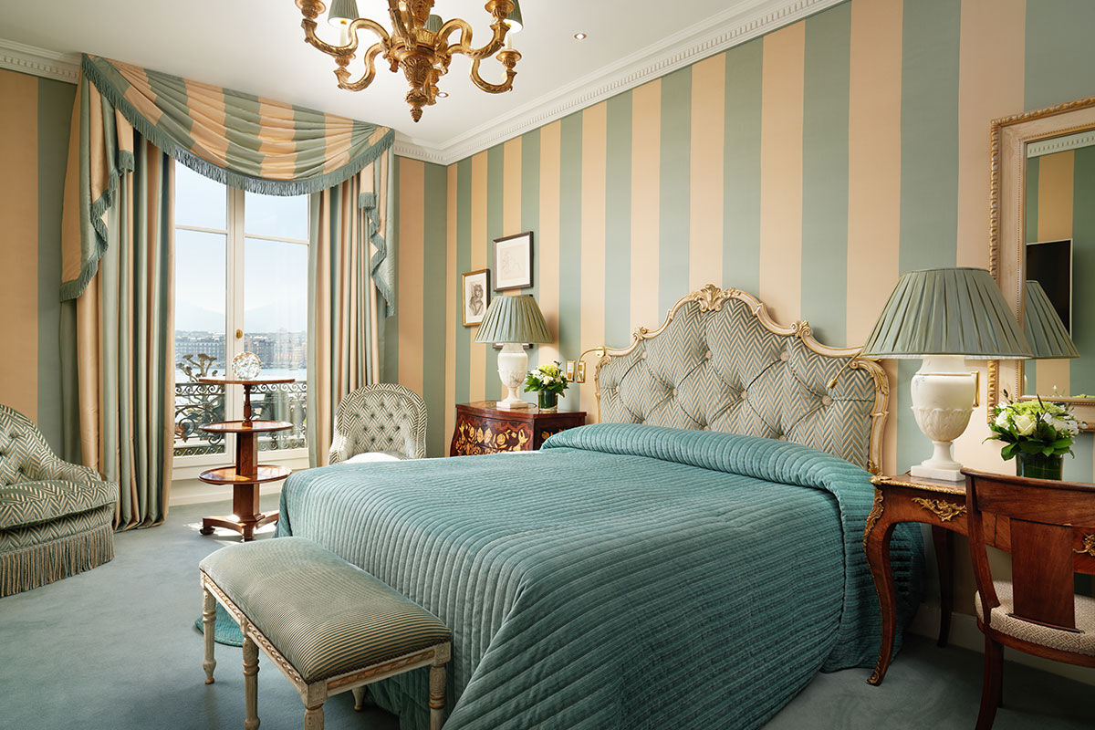 <b>Hotel d’Angleterre</b> - On the shores of Lake Geneva and with panoramic views of Mont Blanc, this stately hotel offers a stylish cigar lounge, plush bar, restaurant and café. With classically-styled rooms and luxe furnishings, guests are welcomed into elegance and sophistication.