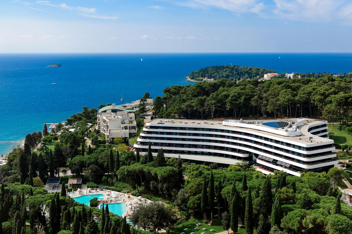 <b>Hotel Lone</b> - An architectural feat on the edge of the sea, the Hotel Lone blends modern design with a laid-back beach vibe. The rooms are contemporary with floor-to-ceiling windows; the property boasts 2 restaurants, 2 bars, a café and a nightclub; the hotel offers loaner beach umbrellas and chairs to enhance guests’ stays.