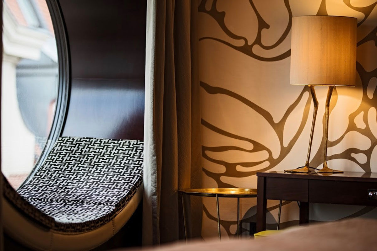 <b>Hotel Topazz</b> - With striking round windows and monochrome coloring, this eco-friendly hotel is sleek and modern. In the vibrant heart of Vienna’s 1st District, the Hotel Topazz is a 3-minute walk to St. Stephen’s Cathedral and is close to exclusive shopping streets.