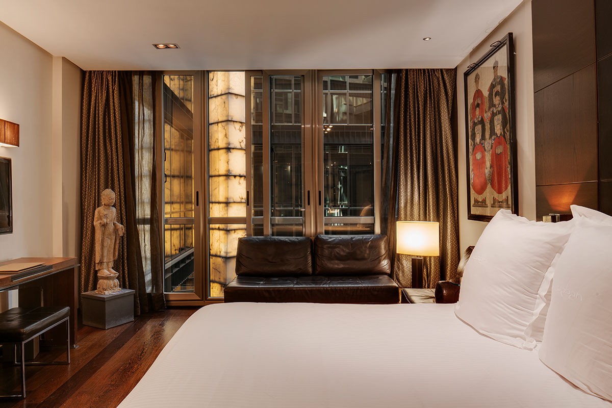 <b>Hotel Urban</b> - An 8-minute walk from the Museo del Prado and a 15-minute walk from the Royal Palace of Madrid, this art-deco hotel features a permanent display of art from Papua New Guinea. It is sleek, avant-guard and has a sophisticated oyster bar as well as rooftop terrace with bar service.