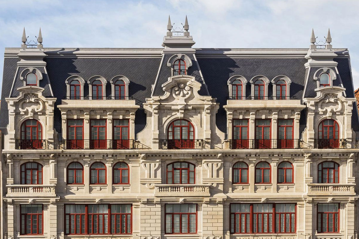 <b>Maison Albar Hotels - Le Monumental Palace</b> - Built in 1923 in a Neoclassical style, this hotel is a 3-minute walk to the Paris Galleries Street and has an air of class and exclusivity. The hotel features a restaurant with a golden fireplace as well as a sultry bar, a trendy sushi restaurant and a cozy library with a fireplace.