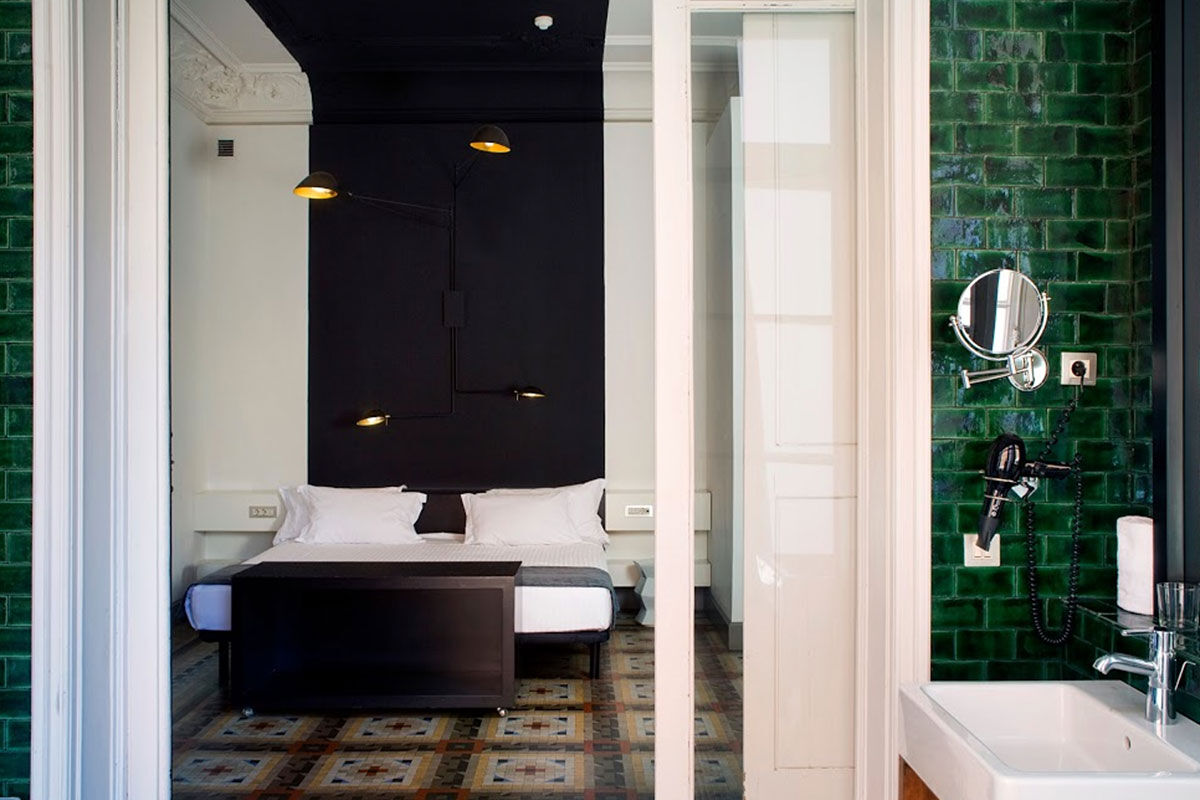 <b>Praktik Rambla</b> - With only a 5-minute walk to the Plaza Catalunya and Las Ramblas, this townhouse hotel features mosaic floors and molded ceilings, making for an overall Gothic façade. There’s an outdoor terrace with a fountain and couches for guests to reflect on the day.
