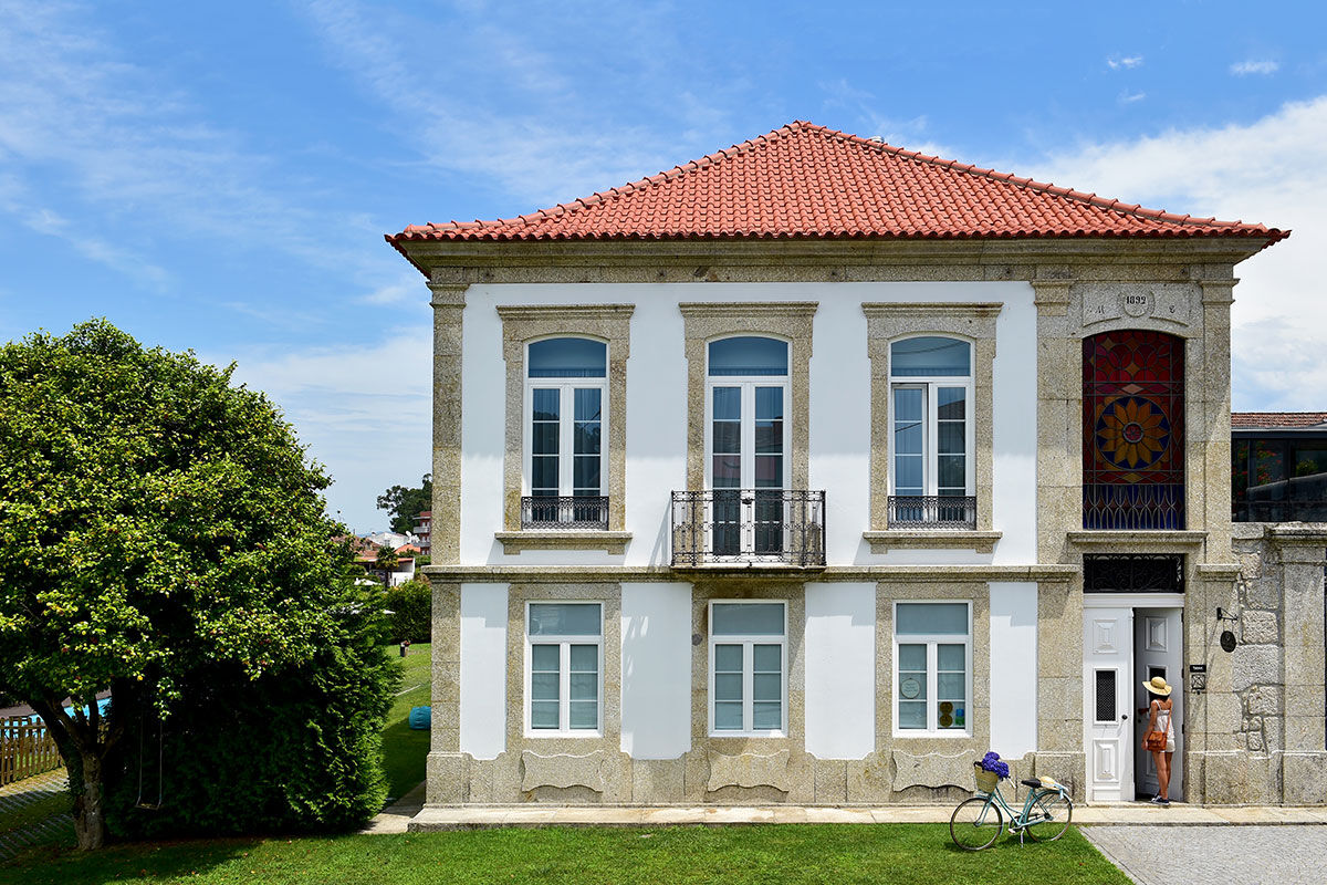 <b>Solar Egas Moniz - Charming House & Local Experiences, Paco de Sousa</b> - This manor-house hotel shows off its sophistication with a stained-glass window, climbing vines, and a wine bar. The rooms are individually decorated with murals, the library has a wood-burning stove and the garden is home to a swimming pool and a kids’ playground.