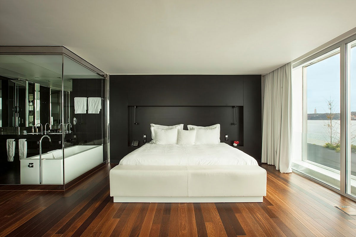 <b>Altis Belém Hotel & Spa</b> - Only an 8-minute walk from the landmark Belem Tower and set along the Tagus River, the Altis Belem Hotel is a contemporary oasis. With a renowned spa including saunas and two pools, as well as an acclaimed restaurant, trendy bar, hip café and sleek rooms, this chic hotel is one for the books.