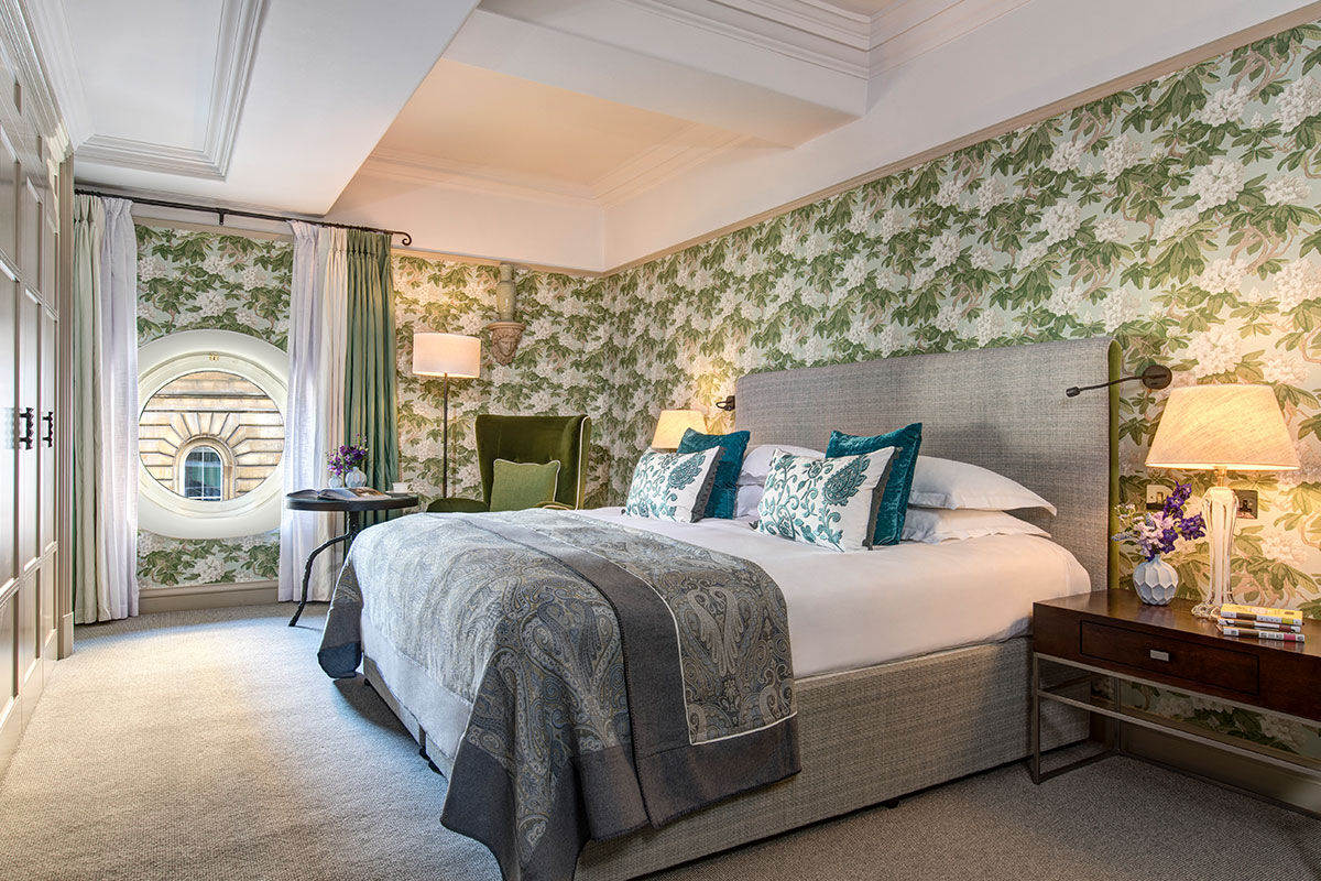 <b>Balmoral</b> - On a bustling street full of restaurants, the contemporary Balmoral hotel is set within a landmark Victorian building and features a Michelin-starred restaurant on site. There’s also a French-influenced brasserie where you can grab a quick bite, as well as 2 bars (one of which specializes in regional whiskies).