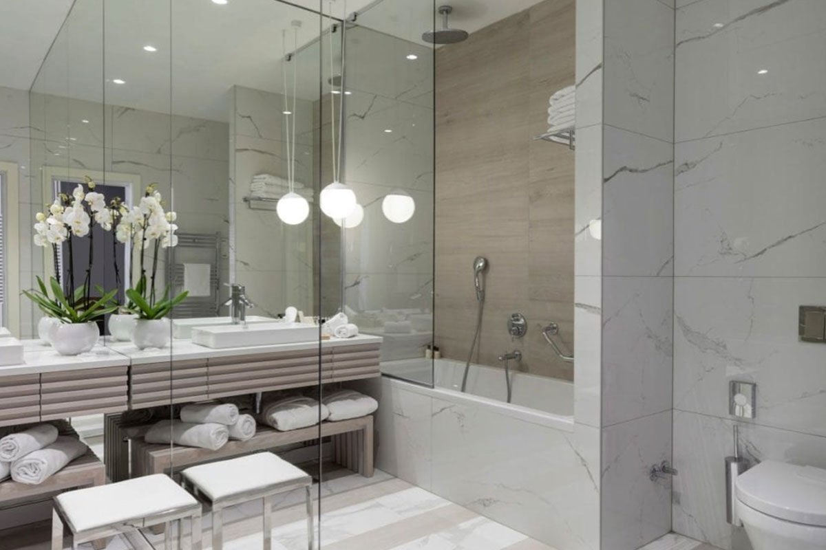 <b>Hotel Bellevue</b> - Sleek and romantic, the Hotel Bellevue is built high on a cliff overlooking Miramare Bay. Only a short distance from the Old Town, guests love to explore the city during the day and retreat to this modern, upscale hotel for a beachside dinner, evening cocktail and relaxing sleep before tomorrow’s private-beach-day.