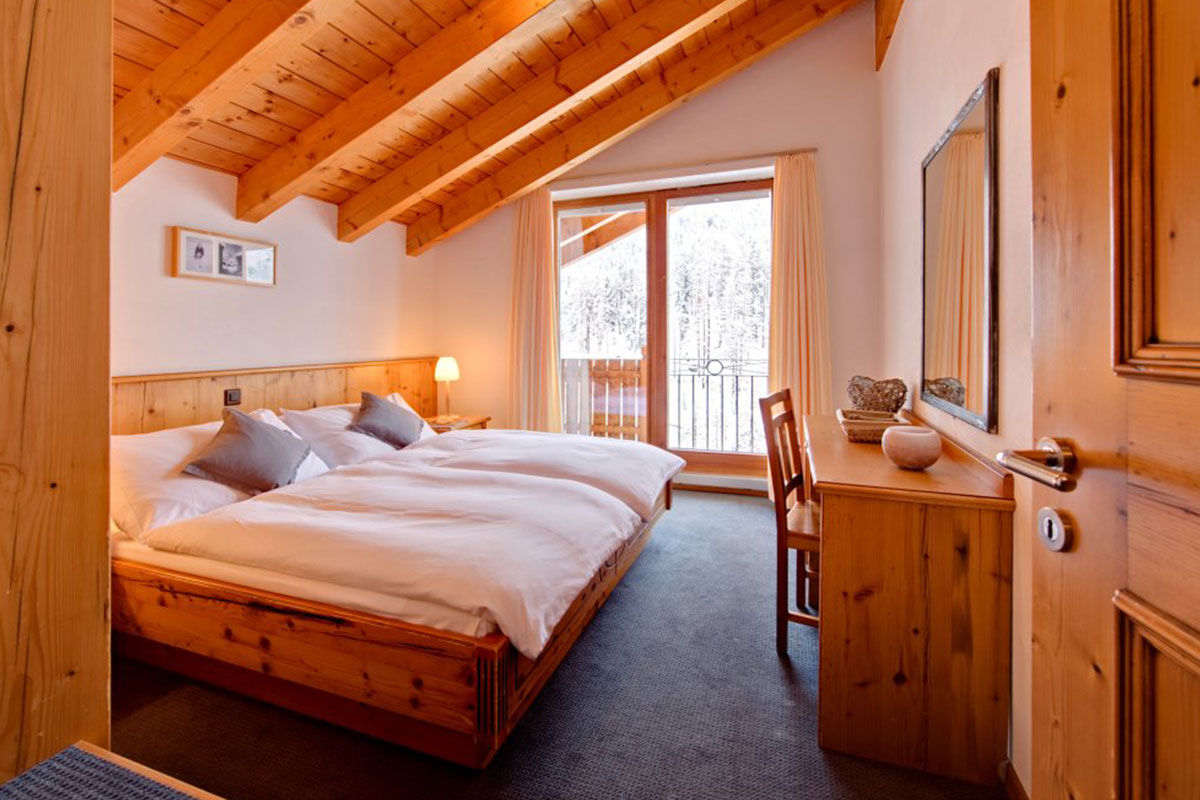 <b>Apparthotel Casa Vanessa</b> - With contemporary furnishings and wooden beams throughout, the mountainside apartments and chalets of Apparthotel Casa Vanessa are rustic-chic retreats for ski-lovers. The hillside setting is tranquil and offers guests a relaxing mountain getaway.
