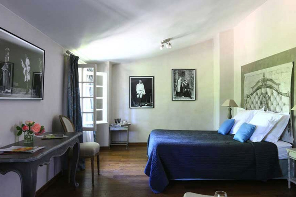 <b>Domaine de Rhodes, Avignon</b> - Sitting on an island between a split in the River Rhone, Domaine de Rhodes occupies a former 16th century hunting lodge. Full of tapestries, antiques and exotic treasures, this medieval guesthouse has an air of beckoning mystery.