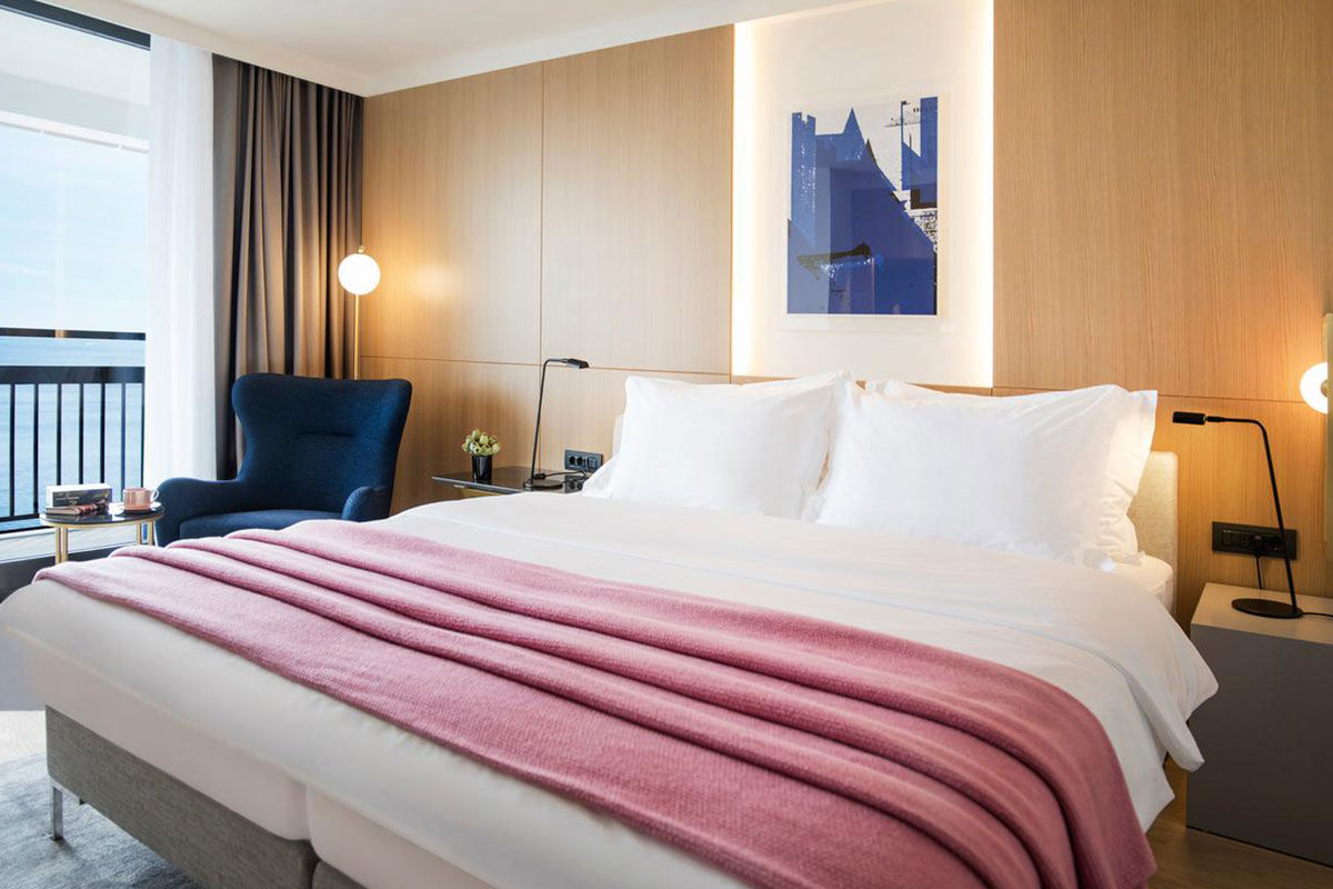 <b>Hotel Excelsior</b> - While a guest at the landmark Hotel Excelsior, you can take a 5-minute stroll down to Dubrovnik’s Old Town, explore the local shops or stay on the property and lounge on a plush recliner by the coast of the Adriatic Sea. Grab a cocktail at the piano bar before heading to dinner under the stone arches or relax in the spa for an evening of rest.