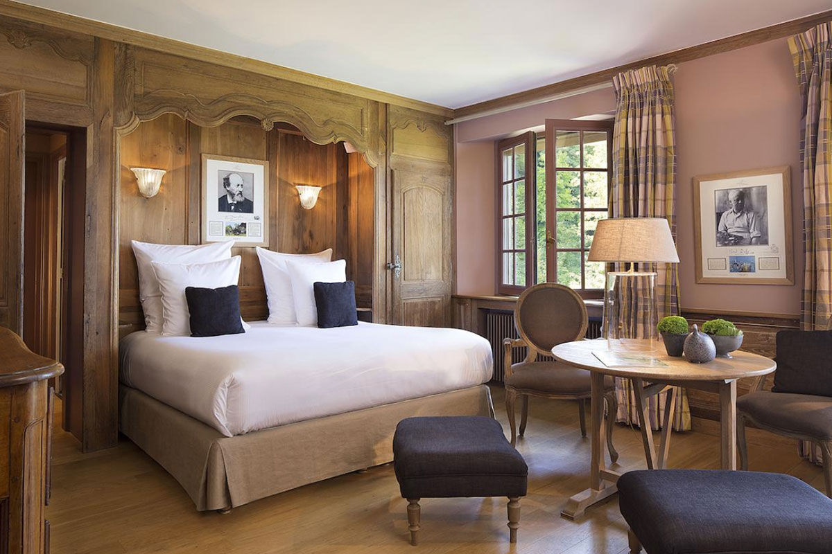 <b>Le Ferme Saint Simeon</b> - Less than a 10-minute walk to the Eugene Boudin Museum and the NaturoSpace botanical garden/butterfly sanctuary, this former Impressionist art colony is now home to a posh hotel that offers a variety of workshops. With antique furniture and a rustic bistro, cozy cocktail lounge and spa, guests mingle in comfortable luxury.