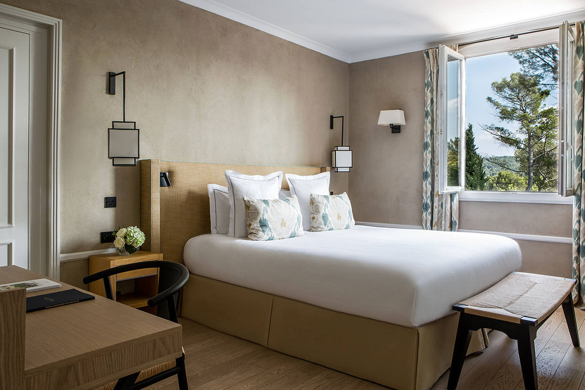 <b>Le Pigonnet, Aix en Provence</b> - Housed in an 18th century manor, this posh hotel is surrounded by landscaped gardens and terraces. Guests stay in sophisticated rooms, dine al fresco next to antique statues and grab a cocktail at the outdoor bar next to the pool.