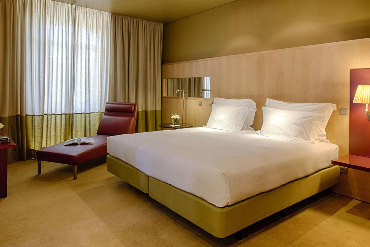 <b>Pestana Palácio do Freixo</b> - On the bank of the Douro River, guests wander through and around this 18th century palace to experience history and grandeur. Its lavish lounge, elegant rooms, and regional restaurant with frescos complete your refined holiday.