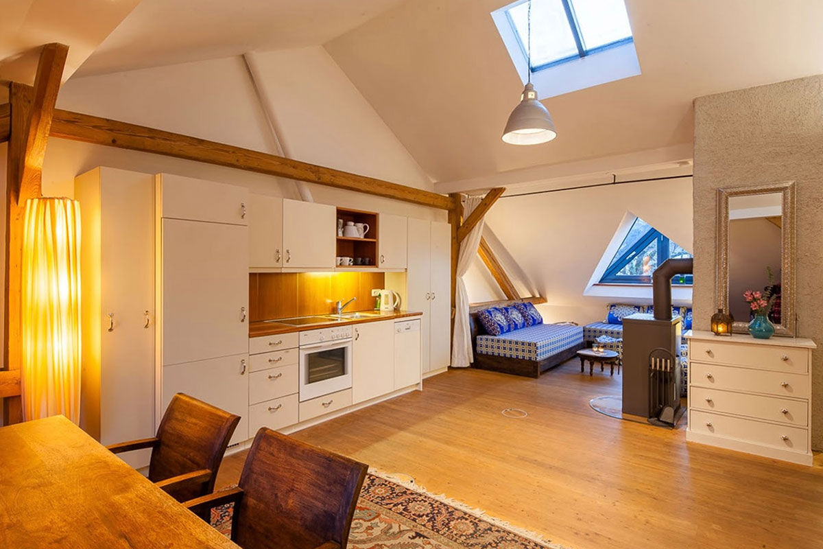 <b>Arte Vida Guesthouse</b> - Family-run and set in a historic townhouse from the 19th century, the Arte Vida Guesthouse is full of whimsy with a touch of the exotic—from Mediterranean flair to Asian ambience. Steps away from Mozart’s Residence, guests enjoy the outdoor garden courtyard, draping curtain ceilings and colorful lounge.