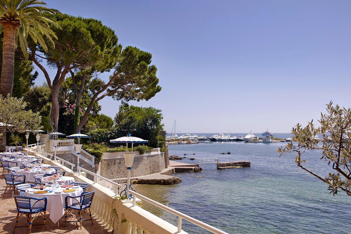 <b>Belles Rives, Antibes</b> - Guests are welcomed into this 1920s art deco hotel and overcome by the Mediterranean view, lavish furnishings and ornate fine dining restaurant. There are also outdoor terraces, a piano bar and private beach.