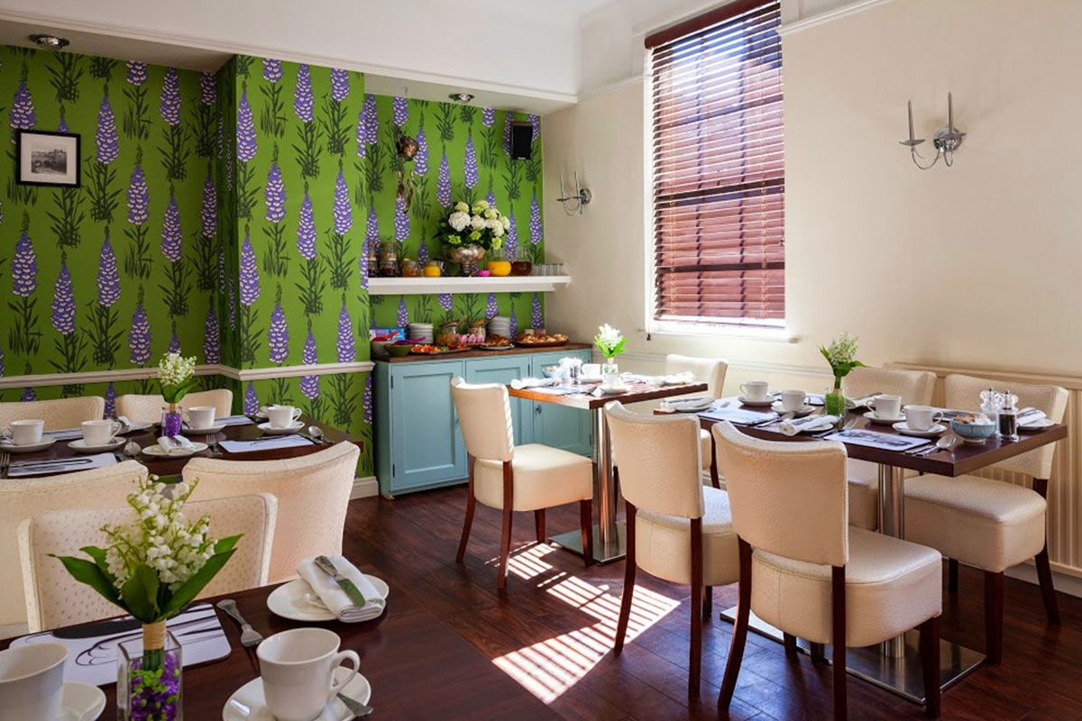 <b>Harington's Hotel</b> - Winding through the city center and off onto a narrow, cobble-stoned street, you’ll find a 300-year-old house that is now home to the family-run boutique hotel, Harington’s Hotel. The bar offers ales and whiskies; the lounge features velvet seating; and the rooms are charming with quirky details.