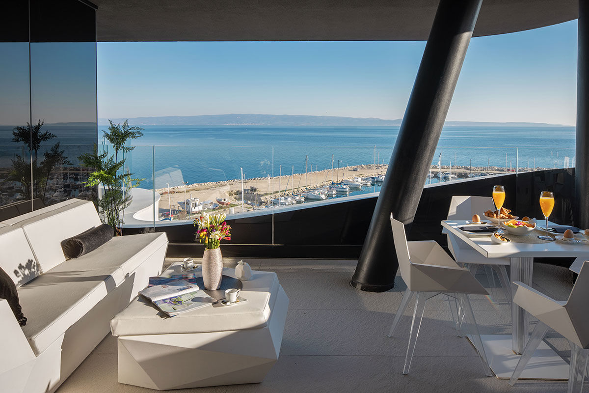 <b>All Suites Hotel Posh</b> - It’s all in the name. With details like palms potted in giant head sculptures, feathery pool umbrellas and geometric furniture, the Hotel Posh is luxe, eclectic and design-forward. The rooms and common areas are streamlined and glamorous, the dining room features gold fixtures and the pool is situated for colorful sunset views.