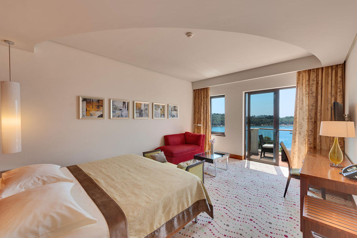 <b>Hotel Monte Mulini</b> - Set in a protected ancient forest overlooking the Adriatic Sea, the Hotel Monte Mulini is a luxury resort with only a 15-minutes’ walk into Rovinj’s city center. There’s a refined European restaurant, a glass-enclosed Mediterranean eatery, 4 outdoor pools, a bar with sea views and direct beach access for guests to take advantage of.