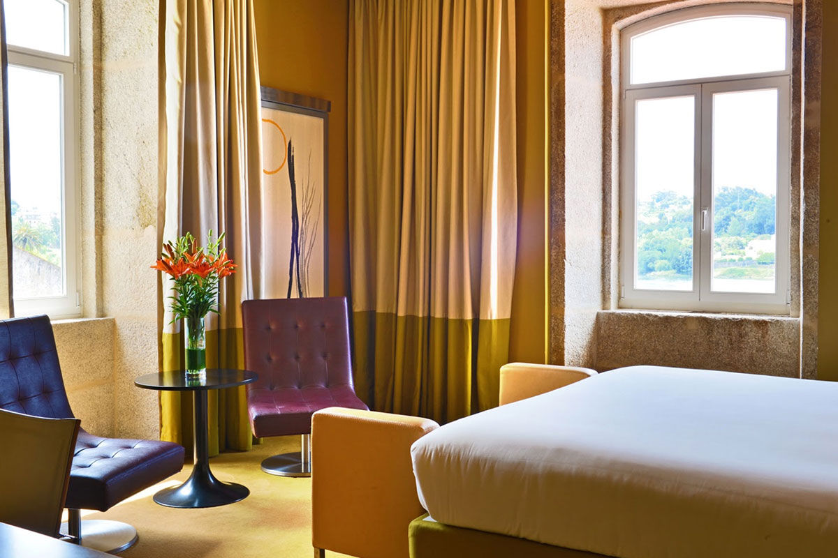 <b>Pestana Palácio do Freixo</b> - On the bank of the Douro River, guests wander through and around this 18th century palace to experience history and grandeur. Its lavish lounge, elegant rooms, and regional restaurant with frescos complete your refined holiday.