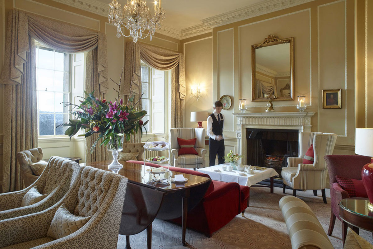 <b>The Royal Crescent Hotel & Spa</b> - In the middle of the Georgian Crescent and overlooking Victoria Park, The Royal Crescent Hotel & Spa has picturesque landscaped grounds, an award-winning restaurant and bar, and 18th century styled rooms. Set in the original coach house and stables, the Bath House Spa includes a steam room, relaxation pool and salt therapy treatments.