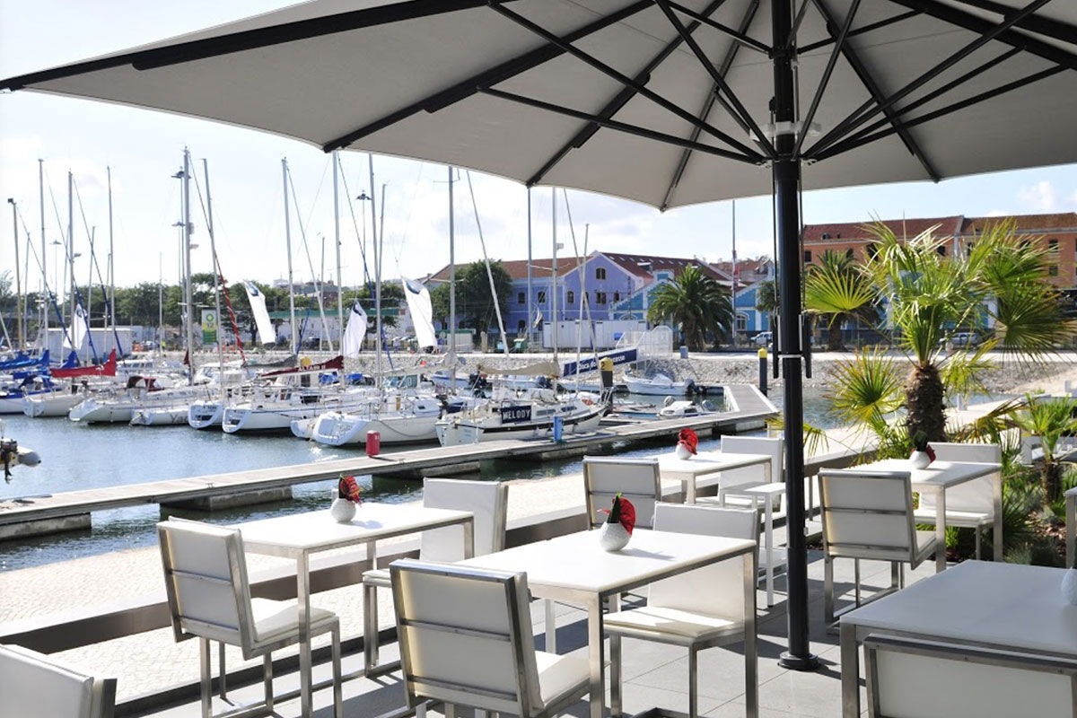 <b>Altis Belém Hotel & Spa</b> - Only an 8-minute walk from the landmark Belem Tower and set along the Tagus River, the Altis Belem Hotel is a contemporary oasis. With a renowned spa including saunas and two pools, as well as an acclaimed restaurant, trendy bar, hip café and sleek rooms, this chic hotel is one for the books.