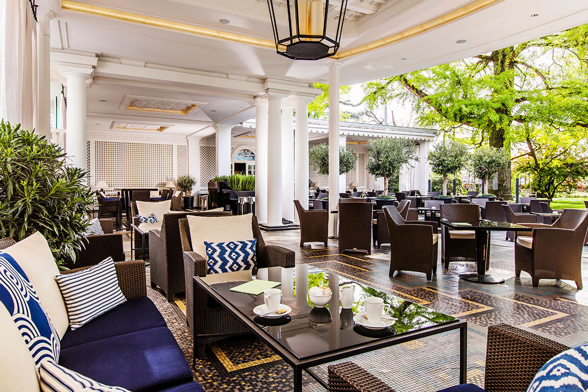 <b>Baur au Lac</b> - Located in the heart of Zurich and on its own private park, the Baur au Lac is only a few minutes’ walk to the celebrated high-end shopping street, Bahnhofstrasse. With bright and stately construction, this posh hotel fills the senses with grandeur and creativity.