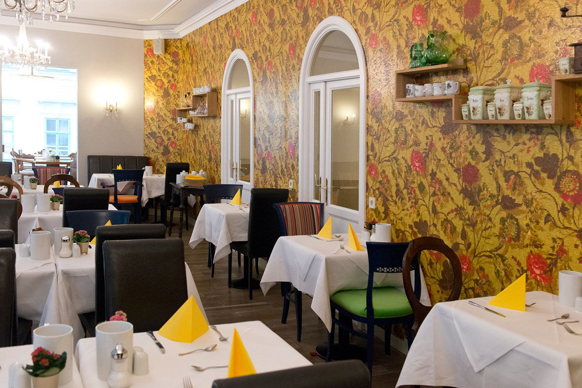 <b>Beethoven Hotel</b> - Nestled in culture and cuisine on the bohemian Naschmarkt, the Hotel Beethoven is vibrant and contemporary. Only a 7-minute walk from the Vienna State Opera and a 10-minute walk from Museumsquartier, this imaginative boutique features patterned wallpaper, bright artwork and velvet seating.