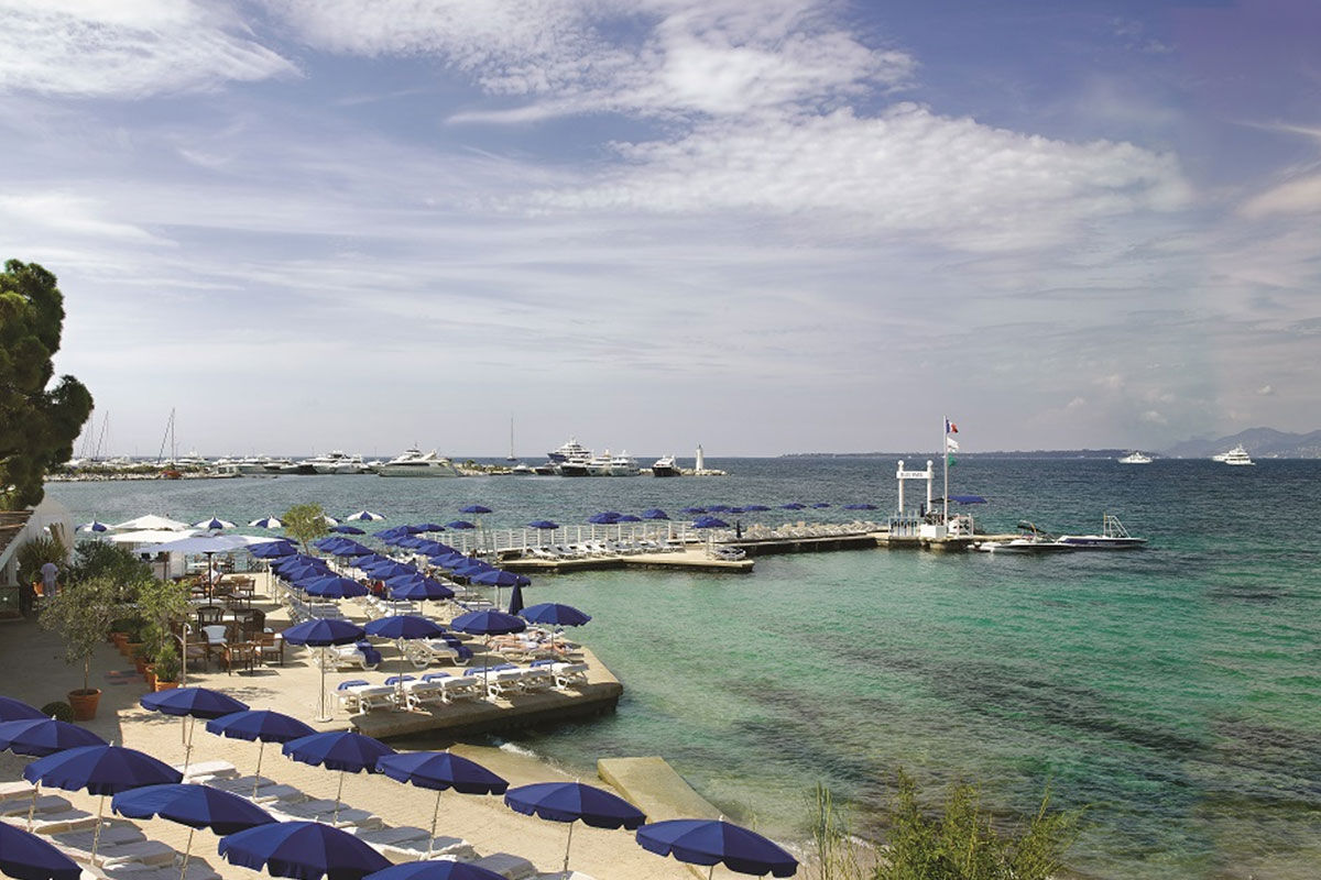 <b>Belles Rives, Antibes</b> - Guests are welcomed into this 1920s art deco hotel and overcome by the Mediterranean view, lavish furnishings and ornate fine dining restaurant. There are also outdoor terraces, a piano bar and private beach.