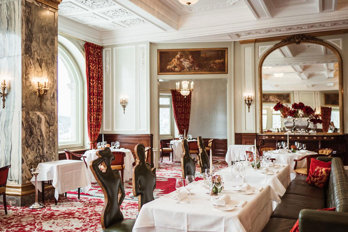 <b>Carlton Hotel</b> - Built in 1913, the Carlton hotel represents a new dimension of self-assured luxury with its 2 upscale restaurants, bar with a terrace and phenomenal Lake St. Moritz views. The rooms are airy and elegant, the spa has an indoor pool, and there’s a majestic fireplace flanked by comfortable leather couches.