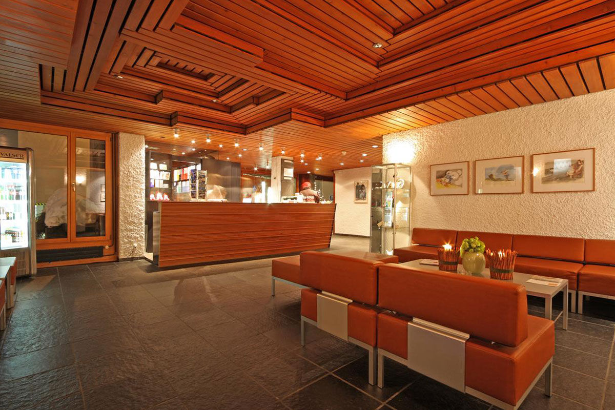 <b>Hotel Hauser</b> - Family-run since 1955, the Hotel Hauser is famous for its fine homemade confectionary and desserts. In the heart of St. Moritz, this blush-colored boutique hotel offers mountain views, contemporary and minimalist rooms, as well as a friendly restaurant and terrace bar.