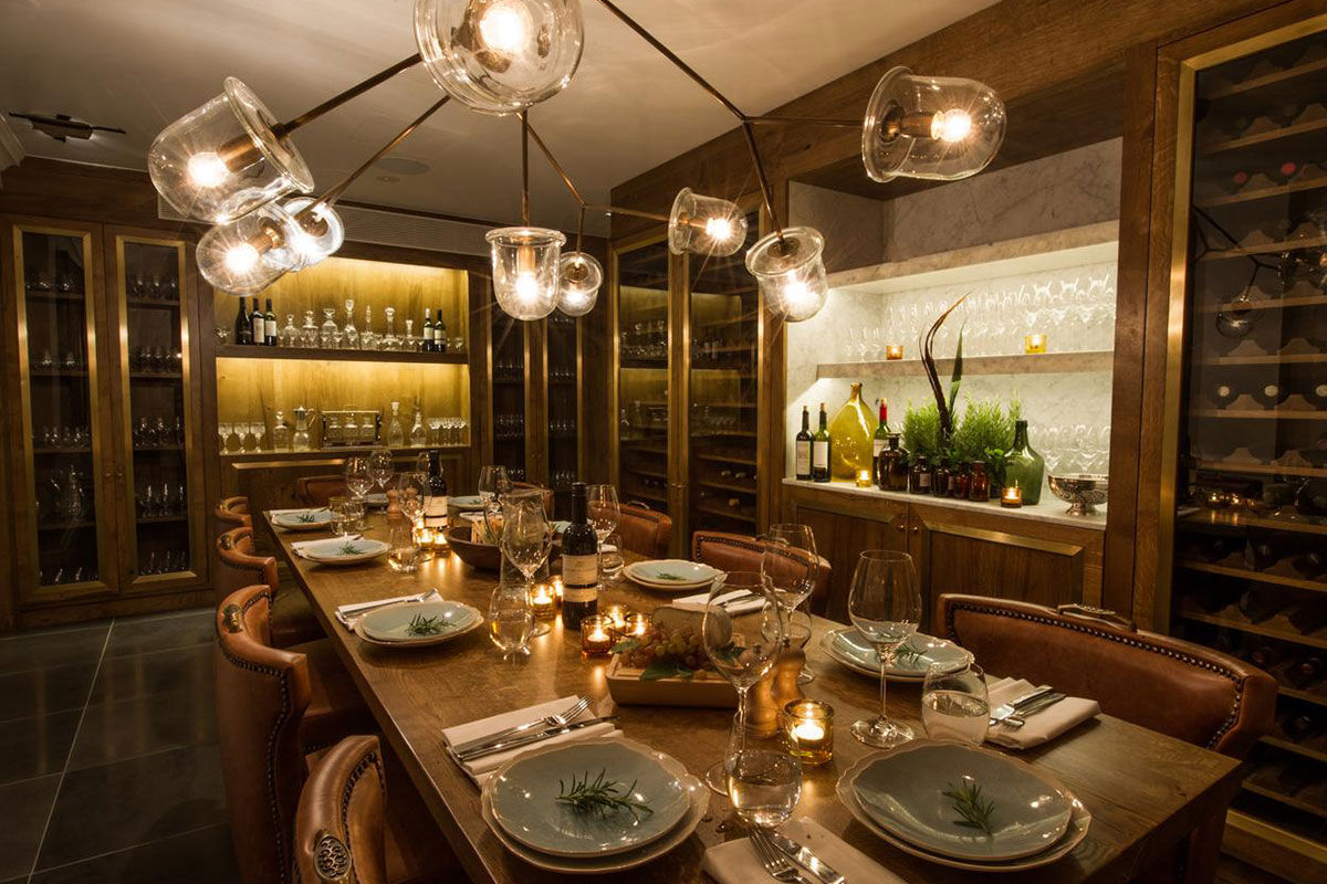 <b>The Ampersand Hotel</b> - This 1889 cosmopolitan boutique hotel features a French-styled drawing room, vintage-inspired Mediterranean restaurant and bar as well as contemporary and eclectic rooms. Perfect for design enthusiasts, the Ampersand Hotel is only a few minutes’ walk to the Victoria & Albert Museum, Harvey Nichols and Harrods.