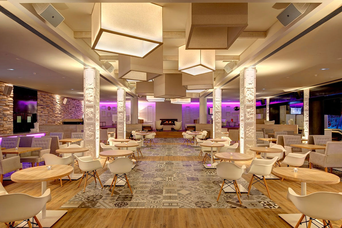 <b>Amare</b> - Located in the middle of Old Town, this modern, adults-only luxury hotel sits right on Amare Beach of with panoramic views of the Mediterranean Sea and artistic spaces that make the hotel itself feel like an art exhibition. With three trendy restaurants and a rooftop bar, it’s no wonder live bands and famous salsa dancers choose to perform at Amare Beach Hotel.