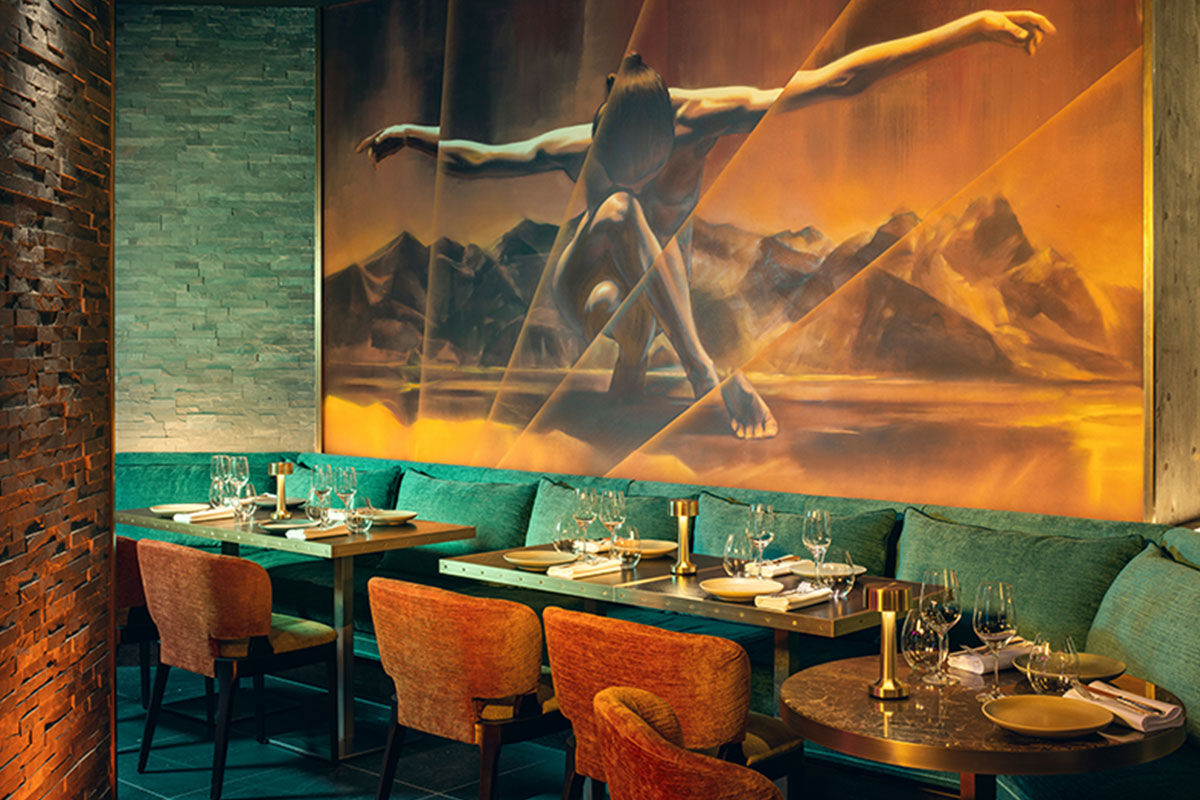 <b>Badrutt’s Palace</b> - A 1896 gothic-style landmark luxury hotel, Badrutt’s Palace is surrounded by the Swiss Alps and overlooks Lake Saint Moritz. A grand lobby, elegant dining rooms and classical rooms all add to the historic splendor of this exceptional dwelling place.