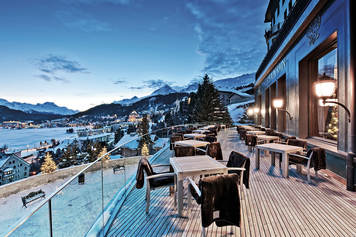 <b>Carlton Hotel</b> - Built in 1913, the Carlton hotel represents a new dimension of self-assured luxury with its 2 upscale restaurants, bar with a terrace and phenomenal Lake St. Moritz views. The rooms are airy and elegant, the spa has an indoor pool, and there’s a majestic fireplace flanked by comfortable leather couches.