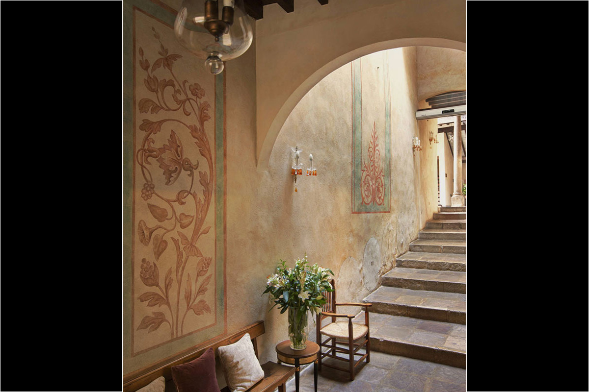 <b>Hotel Casa 1800 Granada</b> - A 6-minute walk to the Granada Cathedral, this upscale hotel is housed in a charming 16th century building with original wooden beams. Rooms are elegantly decorated, and the enclosed patio and lounge are comfortable places for guests to relax.