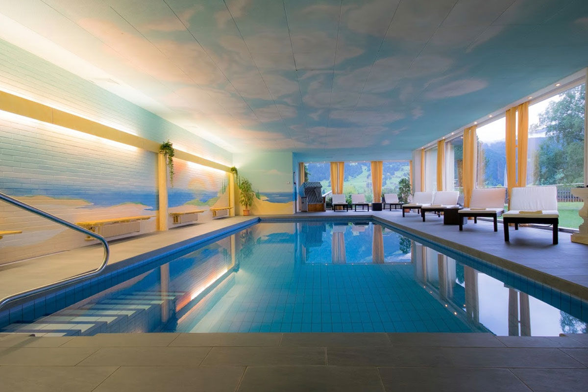 <b>Romantik Hotel Schweizerhof, Grindelwald</b> - Peacefully nestled amidst gardens and facing the opposing Alpine mountain range, this all-suite resort is perfectly situated for unrivalled hiking trips. With an elegant dining room, rustic-chic restaurant, lobby bar and both indoor and outdoor pools, the Romantik Hotel Schweizerhof is an excellent choice for the adventurous and enthusiastic traveler.