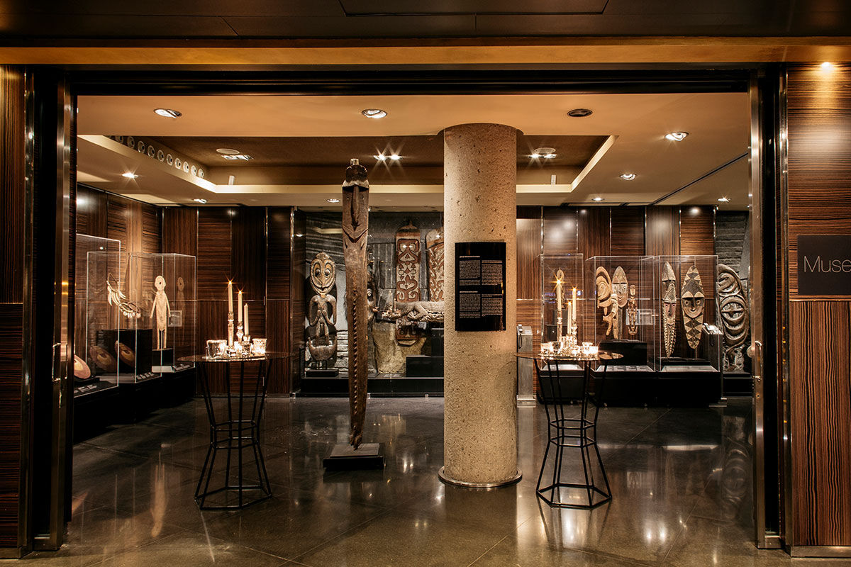 <b>Hotel Urban</b> - An 8-minute walk from the Museo del Prado and a 15-minute walk from the Royal Palace of Madrid, this art-deco hotel features a permanent display of art from Papua New Guinea. It is sleek, avant-guard and has a sophisticated oyster bar as well as rooftop terrace with bar service.