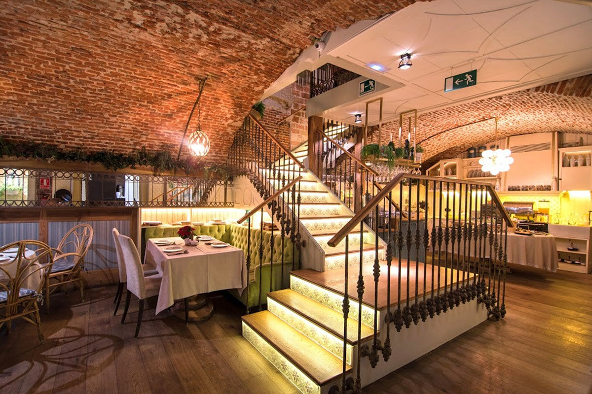 <b>ICON Wipton</b> - With a brick tunnel-like restaurant, cozy café and bar, and a lounge area that is teeming with leafy plants, the ICON Wipton is stylish, contemporary and comfortable. Centrally located in the Serrano neighborhood, this boutique hotel is in the hot spot for exclusive shopping.