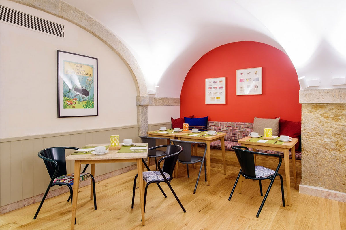 <b>Martinhal Lisbon Chiado Family Suites</b> - With bright colors, mid-century modern furniture and striking artwork, this kid-friendly hotel is fun for the whole family. The casual café has vaulted ceilings and a shiny red buggy on display, there are multiple kids’ areas (one of which is inside a tent!) and the Scandinavian design gives a sense of peace and innovation.