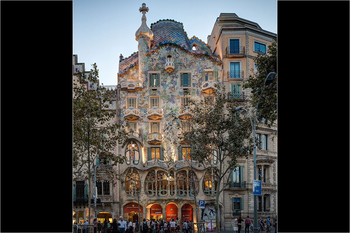 <b>Almanac Barcelona</b> - Located on a tree-lined street and close to high end shopping and restaurants, this sleek hotel has art-deco vibes with swanky touches. The rooftop terrace has a pool and sundeck, and the luxe restaurant offers Mediterranean cuisine.