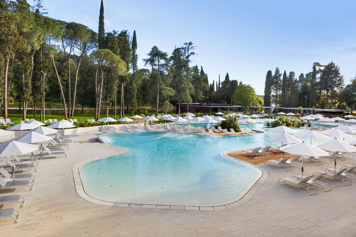 <b>Hotel Lone</b> - An architectural feat on the edge of the sea, the Hotel Lone blends modern design with a laid-back beach vibe. The rooms are contemporary with floor-to-ceiling windows; the property boasts 2 restaurants, 2 bars, a café and a nightclub; the hotel offers loaner beach umbrellas and chairs to enhance guests’ stays.