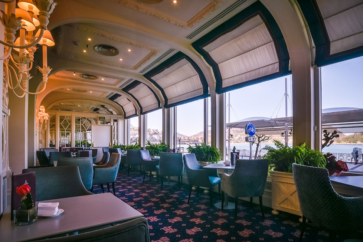 <b>Hotel de Londres y de Inglaterra, Donostia</b> - Right on the beach promenade along La Concha bay, this magnificent 19th century hotel offers guests breathtaking views of the water and landscape, and ease of making every day a beach day. When you’re ready to switch it up, this classically-styled hotel is only a 5-minute walk into the Old Town for exploration.