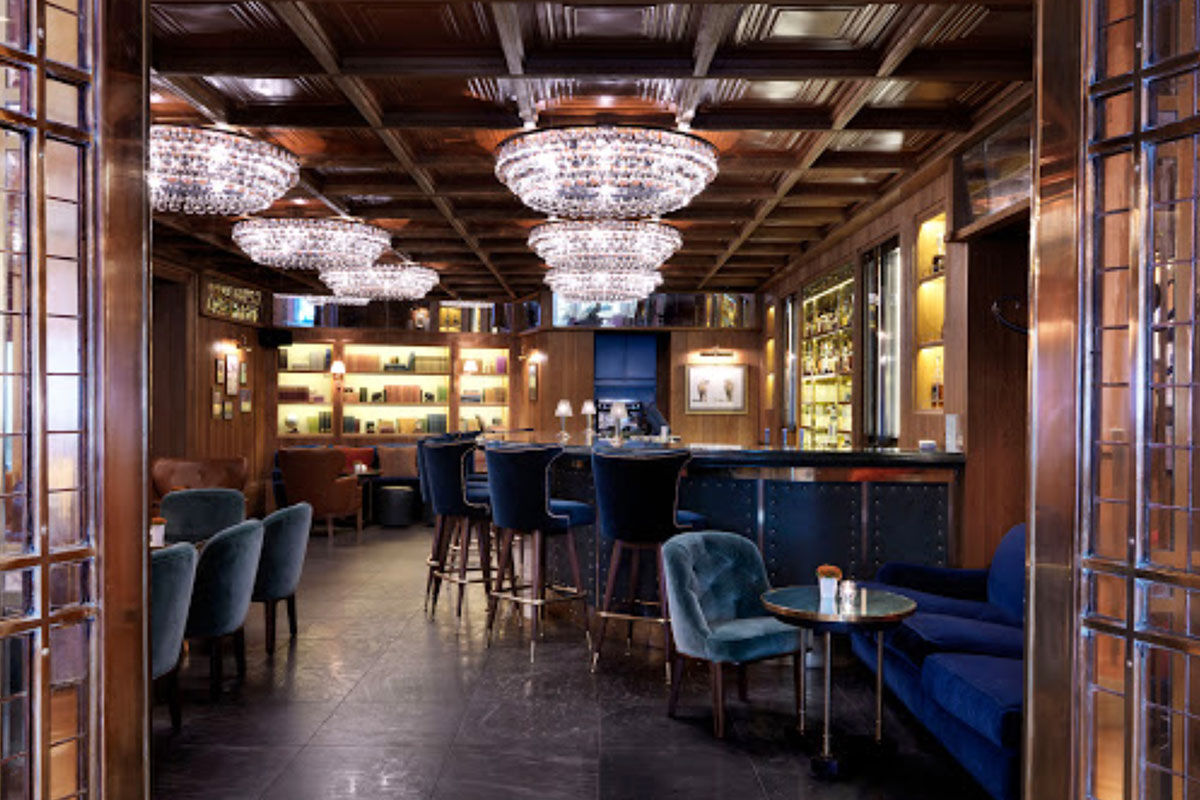 <b>The Kensington Hotel</b> - Within the affluent district of South Kensington sits a grand hotel with a white stucco façade, high ceilings and a bowler-hatted doorman ready to offer his hand. With a genteel, service-oriented approach, the Kensington Hotel gives guests a chic, cosmopolitan experience within vibrant London society.