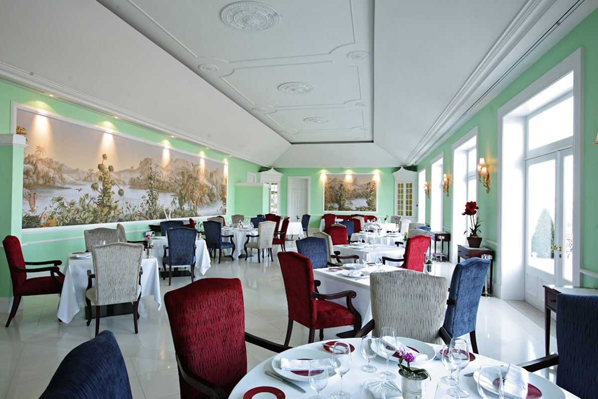 <b>The Yeatman Hotel</b> - Distinguished with a two Michelin-starred restaurant, this luxury wine hotel & spa is set in the beautiful historic district of Vila Nova de Gaia. Walk past the distinctive arches on the patio and head to the bar or wine cellar for a taste of the region.