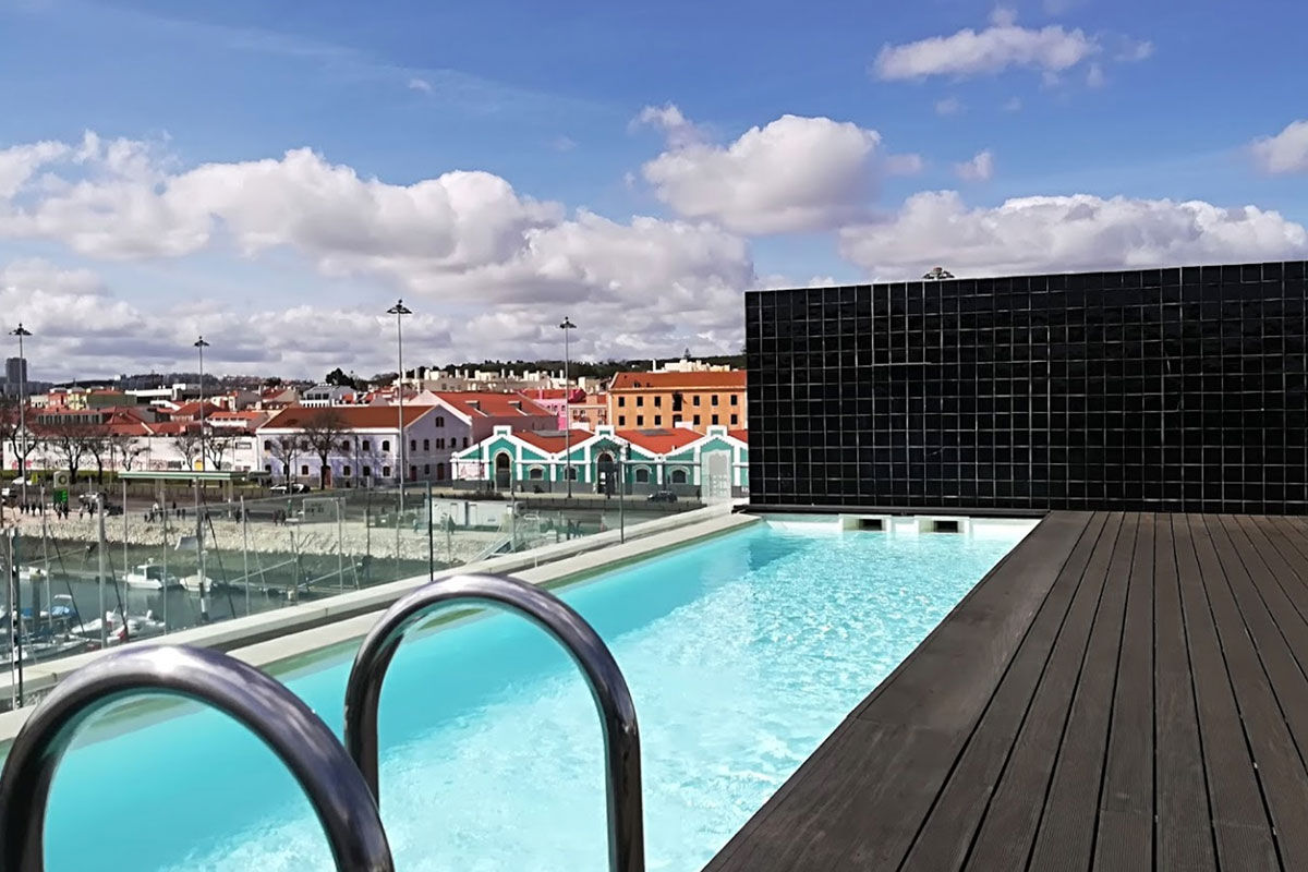 <b>Altis Belém Hotel & Spa</b> - Only an 8-minute walk from the landmark Belem Tower and set along the Tagus River, the Altis Belem Hotel is a contemporary oasis. With a renowned spa including saunas and two pools, as well as an acclaimed restaurant, trendy bar, hip café and sleek rooms, this chic hotel is one for the books.