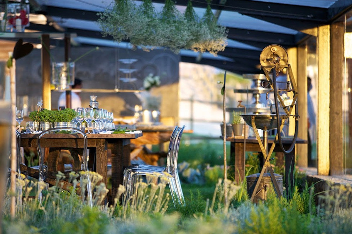 <b>Areias Do Seixo, A dos Cunhados</b> - Only a 10-minute walk to the Praia da Mexilhoeira beach, this industrial-chic hotel marries contemporary sophistication with authentic bohemian touches. Guests choose this eco-conscious beach retreat for its scenic terraces, impeccable design and infinity pool.