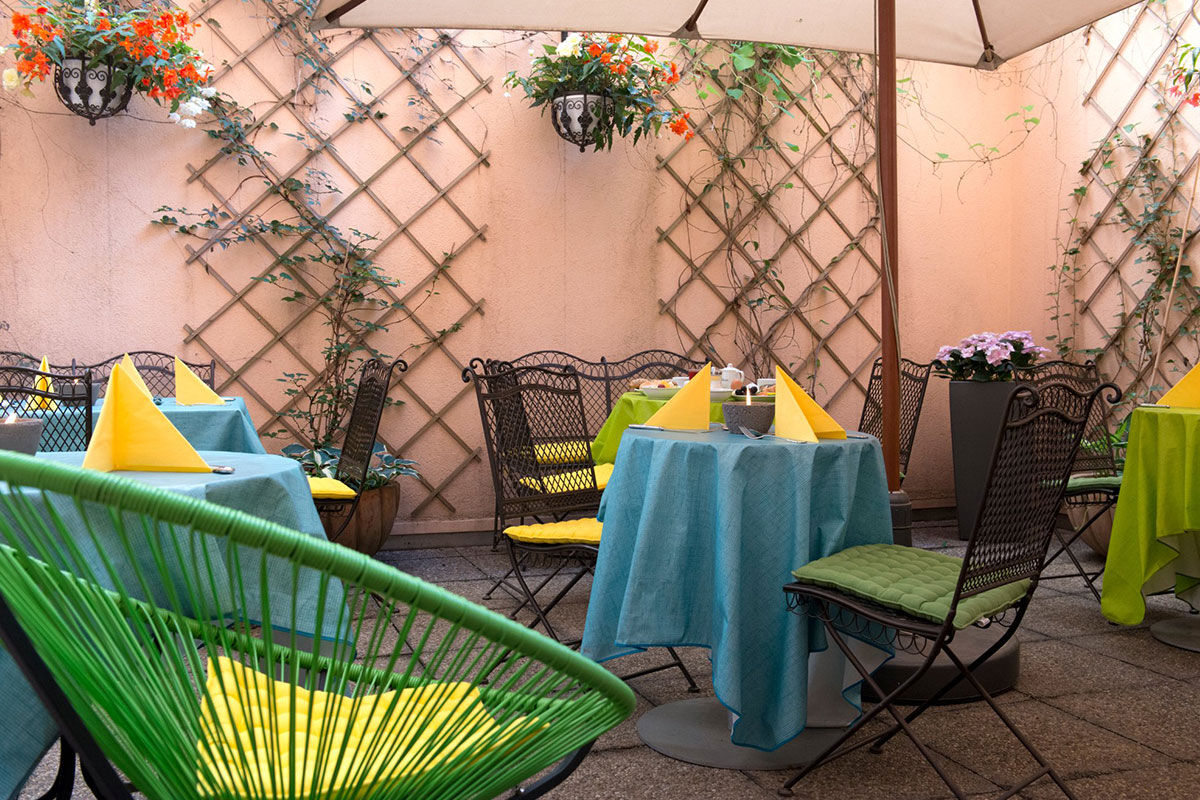 <b>Beethoven Hotel</b> - Nestled in culture and cuisine on the bohemian Naschmarkt, the Hotel Beethoven is vibrant and contemporary. Only a 7-minute walk from the Vienna State Opera and a 10-minute walk from Museumsquartier, this imaginative boutique features patterned wallpaper, bright artwork and velvet seating.