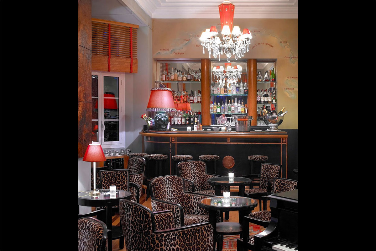 <b>Belles Rives, Antibes</b> - Guests are welcomed into this 1920s art deco hotel and overcome by the Mediterranean view, lavish furnishings and ornate fine dining restaurant. There are also outdoor terraces, a piano bar and private beach.