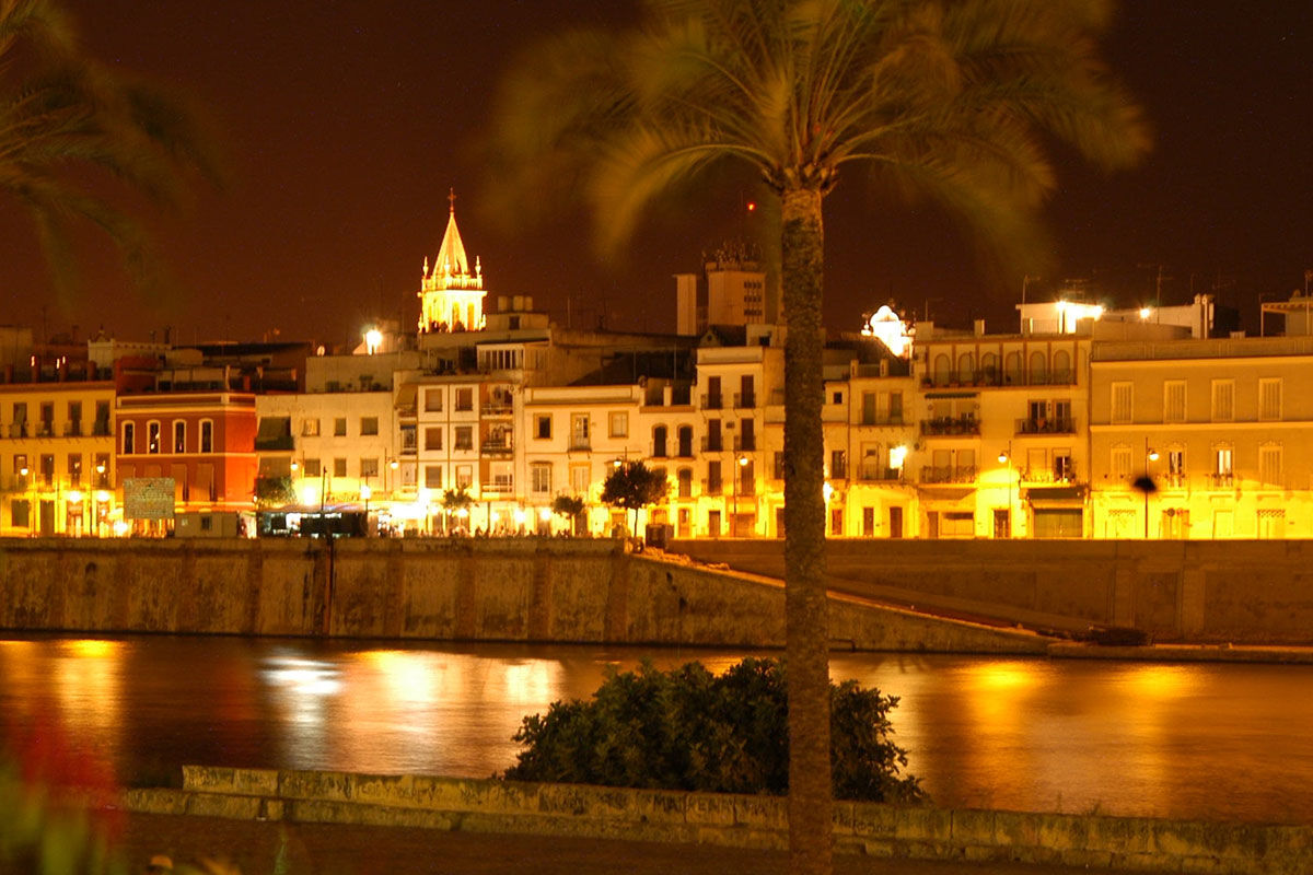 <b>Boutique Hotel Casa del Poeta</b> - With a warm orange courtyard, full of lush greenery, this historic mansion is a 3-minute walk to the Seville Cathedral and a 7-minute walk to the Alcazar of Seville. Rooms are classically elegant and the fountain in the center of the courtyard is guests’ favorite detail.